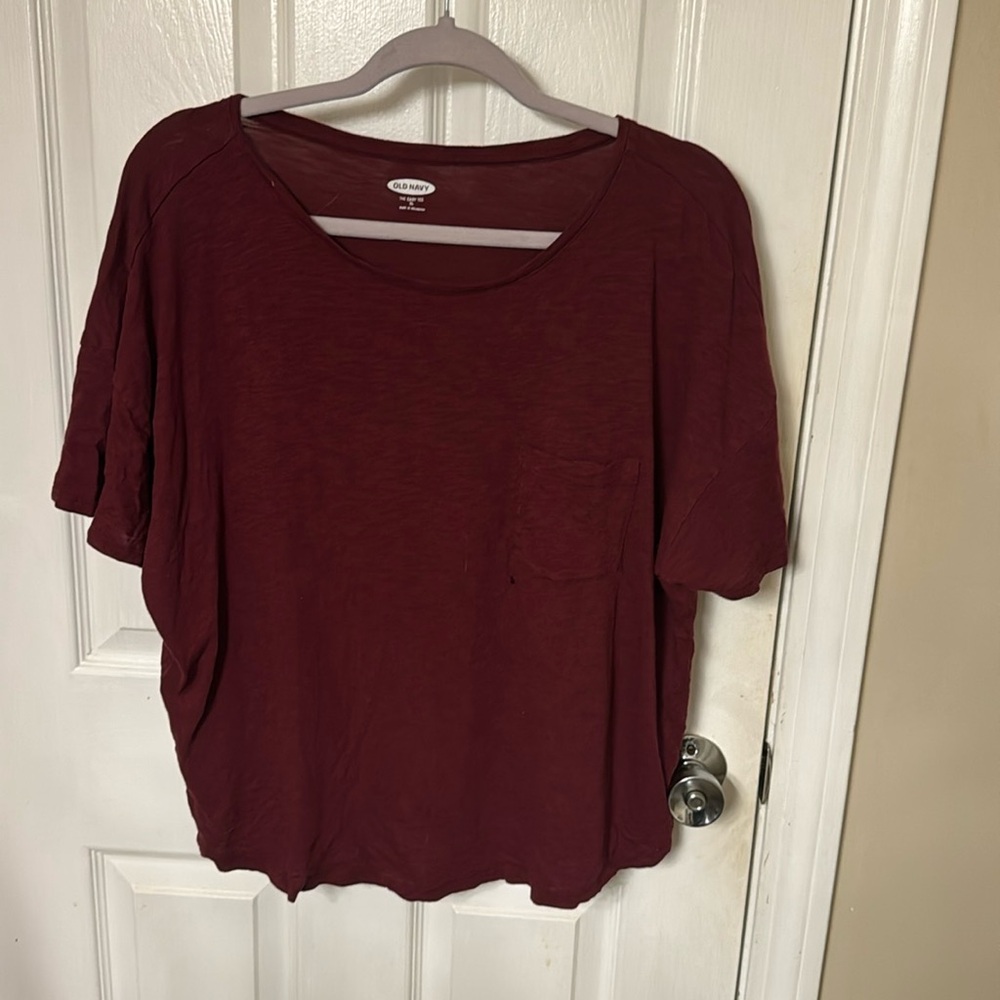Old navy the easy tee size XL, burgundy t-shirt
